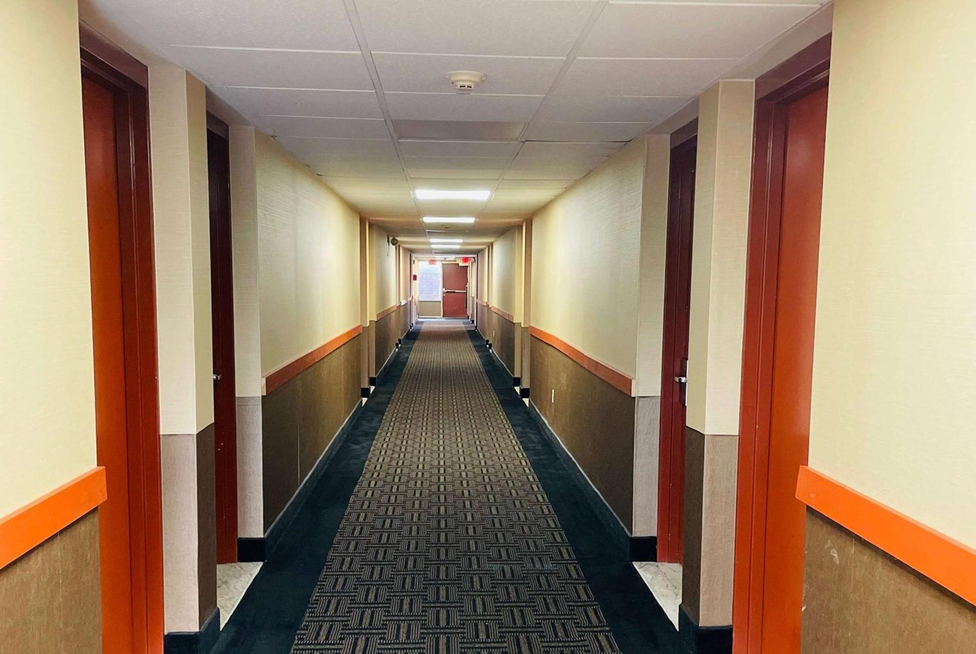 ロードウェイ イン Gloucester City エクステリア 写真