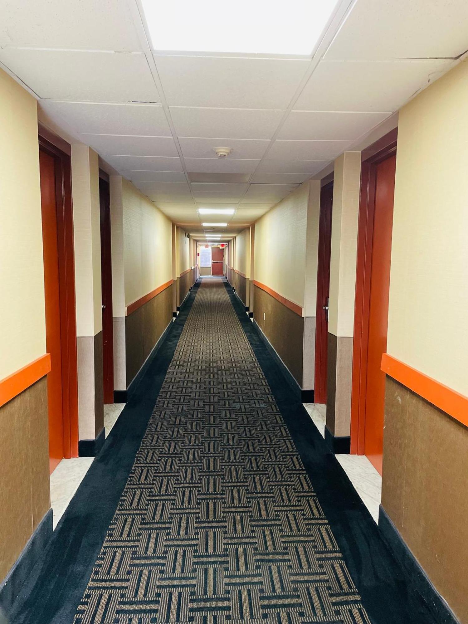 ロードウェイ イン Gloucester City エクステリア 写真